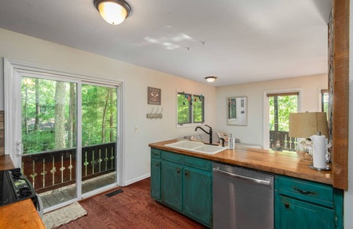 Roxboro Apartment | Lakefront Escape | Dock, Fire Pit, Family friendly