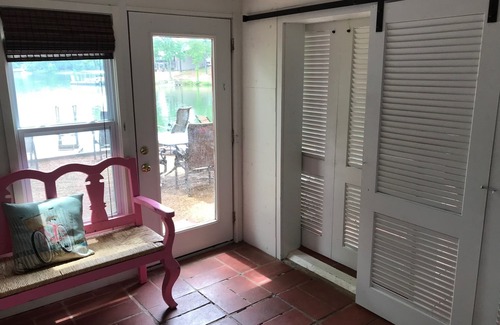 Cherokee Village House | Lakefront family vacation fun!