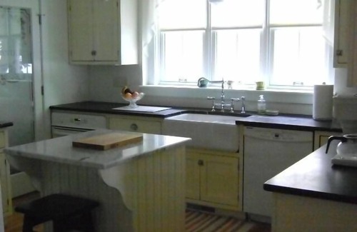 Winneconne Cottage | LAKEFRONT,FISHING,GOLF(EXCLUDES EAA FLY-IN RATE, 7 NIGHT MIN. July 24 - 30)