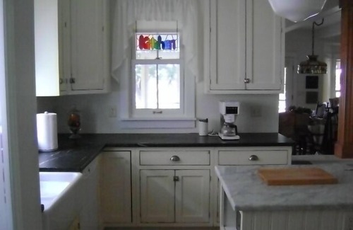 Winneconne Cottage | LAKEFRONT,FISHING,GOLF(EXCLUDES EAA FLY-IN RATE, 7 NIGHT MIN. July 24 - 30)