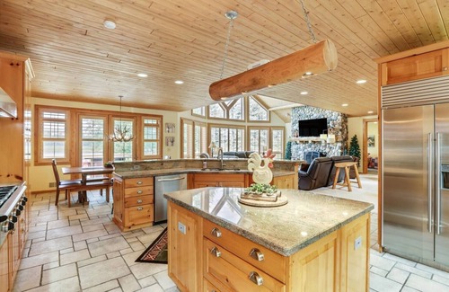 Smiths Creek Cabin | Lakefront, golf course - "The San Angelo Lodge"