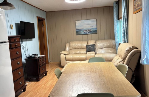 Norland Cottage | Lakefront Hideaway Resort