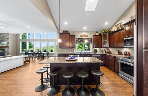 Jacksboro House | Lakefront home w/pool & hot tub