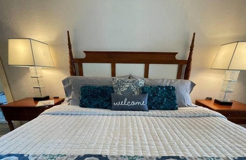 Waterloo House | Lakefront Home with HOTTUB! KAYAKS,SUP's,TUBES! King beds, PingPong, CornHole!