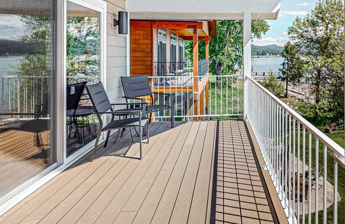 East Hope Cabin | Lakefront home with kayaks, dock, WiFi, fireplaces, BBQ grill