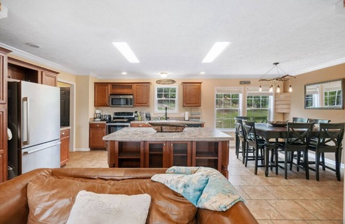 Dadeville House | Lakefront Home with Views - Dock & Boat Rental