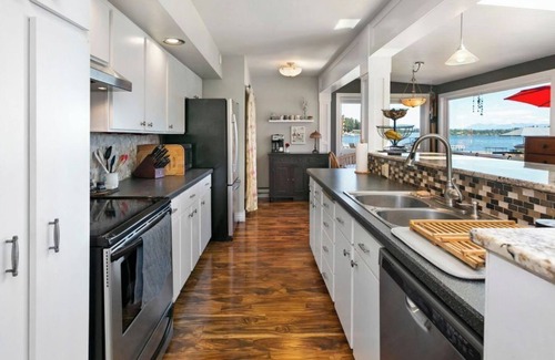 Lake Stevens House | Lakefront House