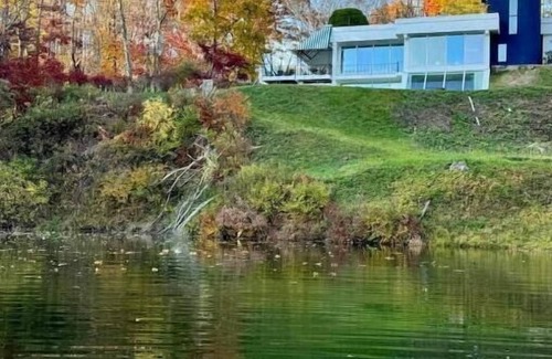 Lakeville House | Lakefront Lakehouse Luxury in Connecticut