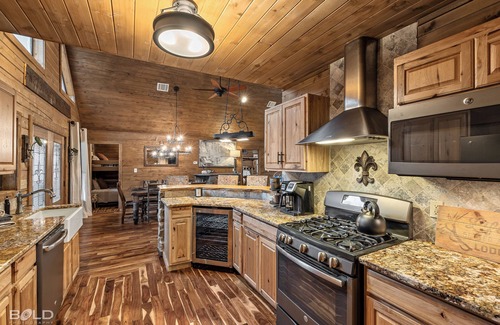 Shreveport House | Lakefront Lodge on Emerald Isle with Hot Tub, Kayaks & Canoes, Fishing Pier, Fire Pit & Grill