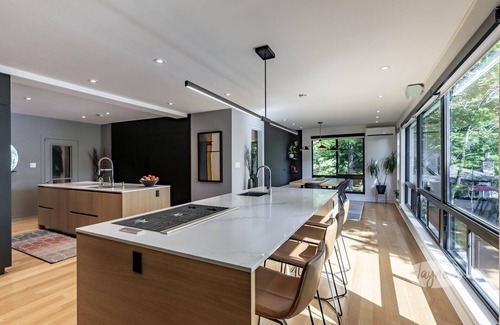 Huntsville Cottage | Lakefront Masterpiece in the Heart of Huntsville - Indoor pool too!