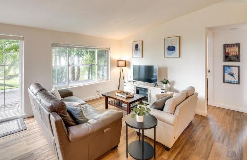 Clear Lake House | Lakefront Mount Vernon Home with Private Dock!