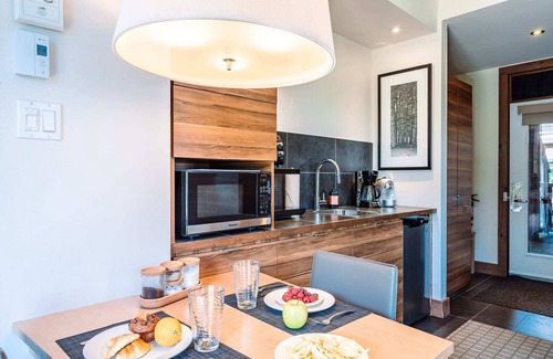 Lac Superieur Village Condo | Lakefront, Mountain View - Resort Studio