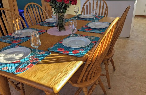 Washago Cottage | Lakefront Muskoka Chalet for Families: Volleyball, Gourmet Kitchen, Hot Tub