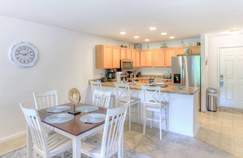 Mineral House | Lakefront oasis w/ beach access, two balconies & gas grill