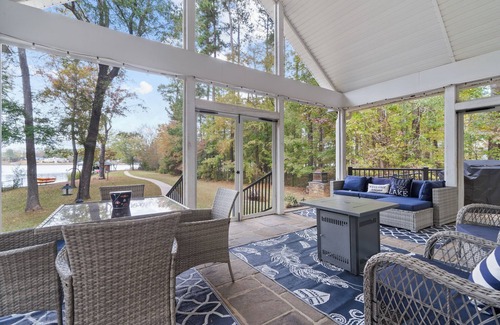 Eatonton House | Lakefront Paradise & Boat House