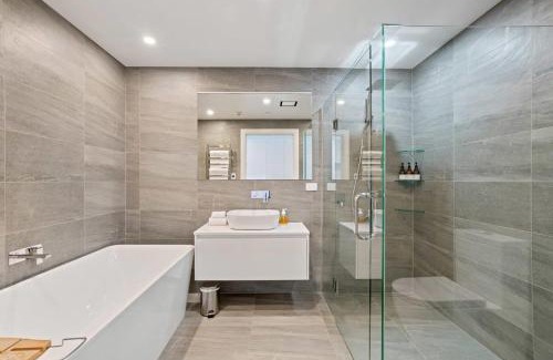 Wanaka Hotel | Lakefront Premier Studio
