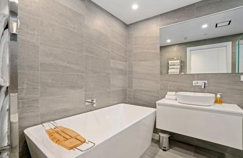 Wanaka Hotel | Lakefront Premier Studio
