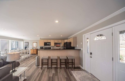Cadiz House | Lakefront - Private Dock - Fishing & Swimming