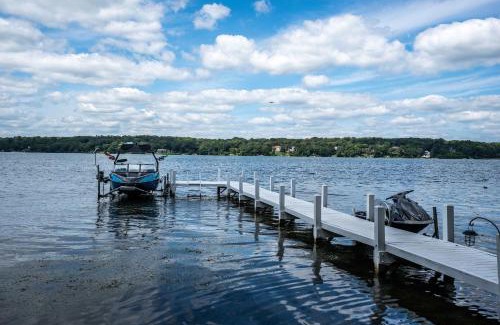 Delavan Lake House | Lakefront Private Dock Pet Friendly Fire Pit