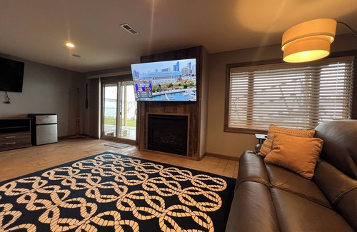 Hamlin County House | Lakefront Property on Poinsett