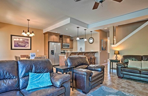 Oroville House | Lakefront Resort Townhome with Gas Grill & Kayaks!
