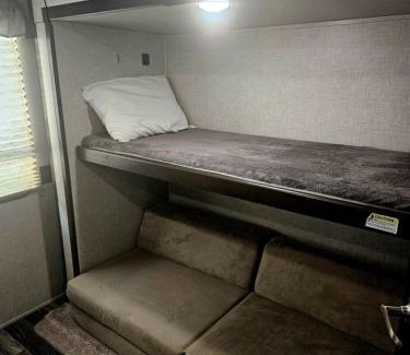 Dogwood House | Lakefront Retreat Paradise