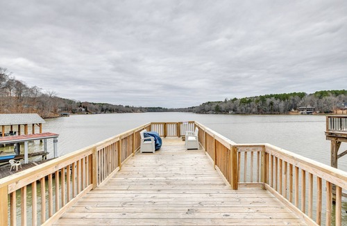 Bracey Apartment | Lakefront Retreat w/Dock, Patio & Grill in Bracey