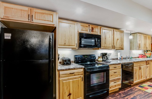 Harshaw Cabin | Lakefront Retreat with Deck, Water Views, Grill, Firepit, Central AC, & WiFi