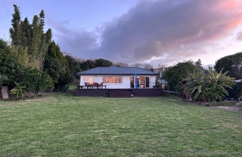 Ohinemutu House | Lakefront Rotorua in Town