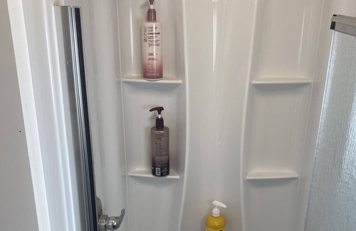 Cleverdale Cottage | Lakefront Rustic Cottage with Direct Lake Access