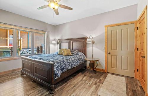 McGregor House | Lakefront-sleep 12-big Sandy Lodge Resort-luxury