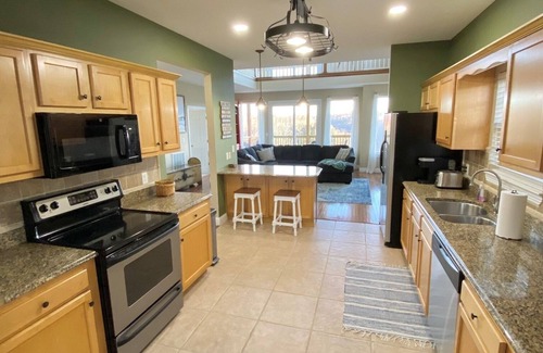 Nancy House | Lakefront, Spacious Townhome: Walk to Marina