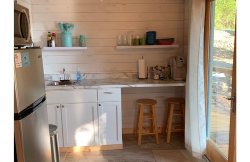 Omaha Cottage | Lakefront, Tablerock, Hot tub, Branson
