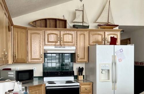 Crofton House | Lakefront Vacation Home/Cabin for Rent/Lewis & Clark Lake