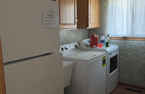 Crofton House | Lakefront Vacation Home/Cabin for Rent/Lewis & Clark Lake