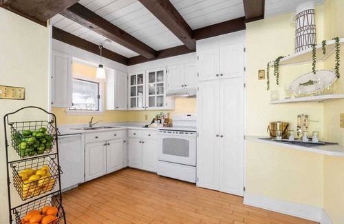 Ryerson Cottage | Lakefront Vana Cottage At Lake Cecebe, Burk's falls