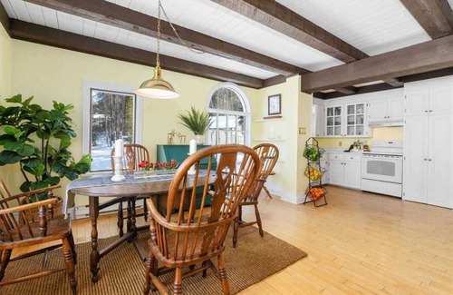 Ryerson Cottage | Lakefront Vana Cottage At Lake Cecebe, Burk's falls