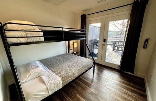 Wedowee Villa | Lakefront Villa 4 Wheelchair Accessible