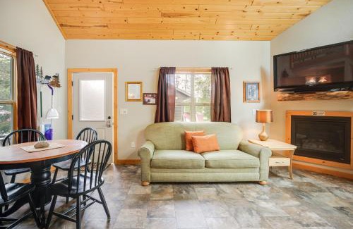 Townsend House | Lakefront Wisconsin Cabin Dock, Walk to Beach!