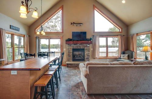 Townsend House | Lakefront Wisconsin Getaway with Kayak and Boat Dock!