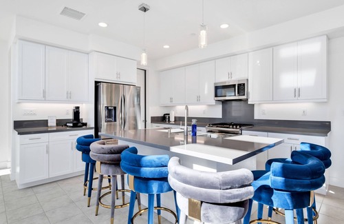 Indio Villa | Lakefront with private Pool 4 master