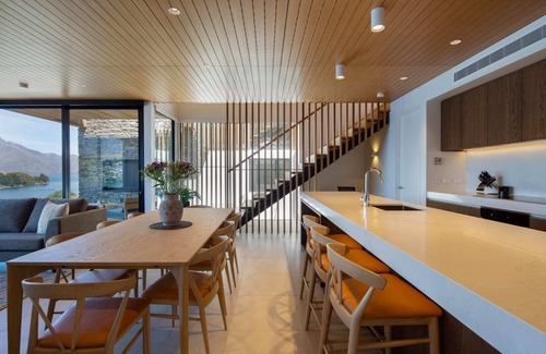 Queenstown Villa | Lakehouse 3 – Parking, Fireplace, Lake Views