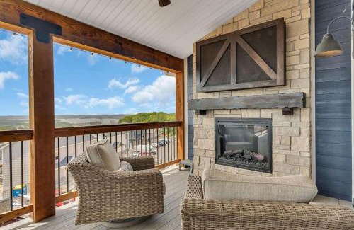Branson House | Lakehouse Lodge