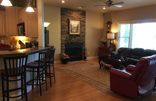 Edgemont House | Lakehouse Paradise On Greers Ferry Lake, Arkansas