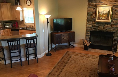 Edgemont House | Lakehouse Paradise On Greers Ferry Lake, Arkansas
