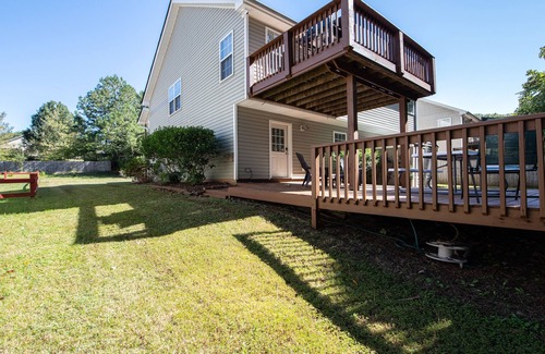 Emerson House | LakePoint Getaway - Spacious home w/King Bed, 1 mile from LakePoint Sports