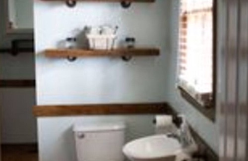 Cartersville House | LakePoint Retreat- pool open May-September View calendar