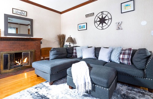 Laconia House | Lakes Region Getaway Close Lake Winnipesaukee, Gunstock Ski Resort & White Mtns