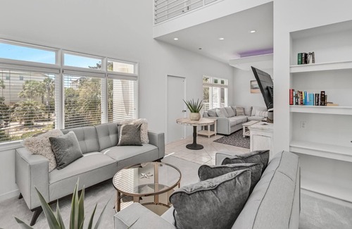 Seclusion Dunes House | Lakeshore Dunes! Gated Community! Private Pool! 6 Adult Bikes!