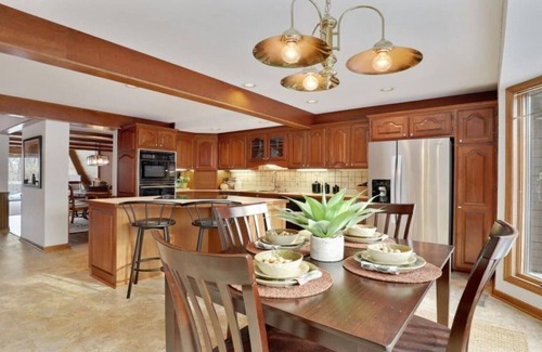 Lake Elmo House | Lakeshore home (lake Olson and Lake Demon. on the back yard)